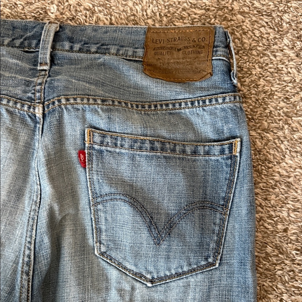 Levi's Men's Light Blue Bootcut Jeans - Picture 2 of 5